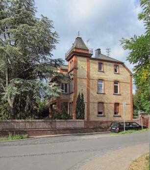 Walluf, Bahnhofstraße 19, Hohlweg, Bahnhofstraße 20