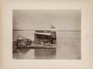 Floß auf dem Tigris. : Floß auf dem Fluss Tigris.