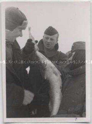 Soldaten mit Fische
