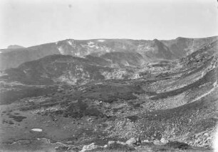 Gebirge : Blick über eine Gebirgslandschaft.