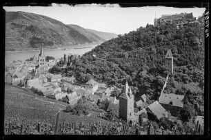 Bacharach. Stadtansicht mit Wernerkapelle und Burg Stahleck