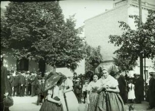 Bautzen. Frauen in sorbischer Tracht