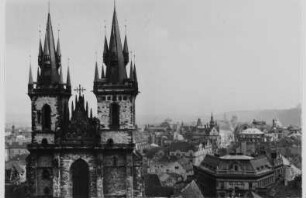 Blick vom Turm des Altstädter Rathauses zur Teynkirche
