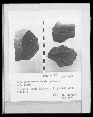 Drei Bruchstücke (Bodenzargen?) : Drei Bruchstücke (Bodenzargen?) (Grabungsfunde aus dem Umfeld der Burg Körse). Stein? Schirgiswalde-Kirschau: Burgmuseum Kirschau