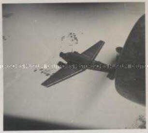 Wehrmachtssoldaten, Versorgungsflug nach Demjansk (Junkers Ju 52)