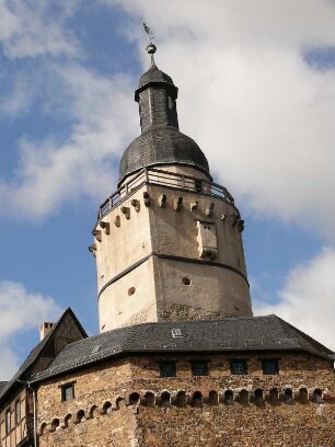 Burg Falkenstein mit Bergfried, 12. Jahrhundert, besterhaltenen mittelalterliche Burg im Ostharz, heute Museum
