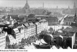 Dresden-Neustadt. Blick vom Turm der Dreikönigskirche nach Süden über die Hauptstraße zur Altstadt