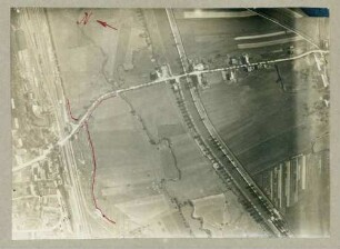 Foto der Straße zwischen Altmünsterol (Montreux-Vieux) und Jungmünsterol (Montreux-Jeune) östlich von Belfort (Luftbild)