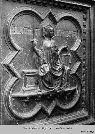 Türreliefs : Die Tugenden : Justitia