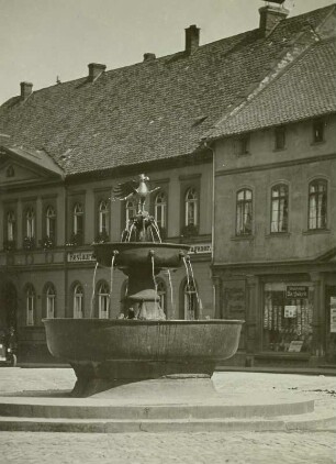 Goslar : Goslar. Brunnen mit Reichsadler auf dem Markt