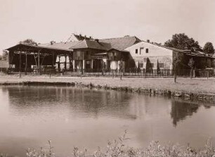 Hochkirch-Pommritz (Kreis Bautzen). Staatlich landwirtschaftliche Versuchsanstalt Dresden (1919-1945). Blick zum Gutshof