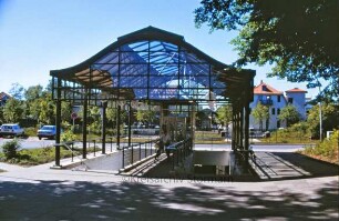 Manhagener Allee: südlicher Zugang zum Fußgängertunnel unter den Bahngleisen