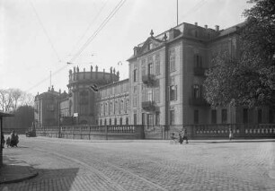 Schloss Biebrich — Hauptflügel