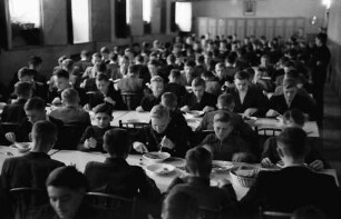 Temeschburg: Deutsche Schule, Lenau-Schule, im Speisesaal