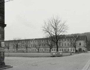 Pirna, Ehemalige Pionierkaserne : Pirna. Ehemalige Pionierkaserne (Arbeitsamt, Haus 1). Rottwerndorfer Straße 50 (?). Um 1925 (?). Straßenansicht