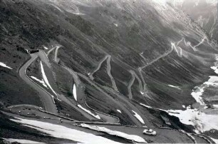 Stilfser Joch: Serpentinen der Passstraße, von oben