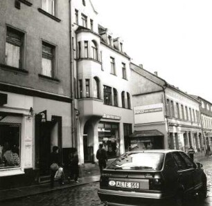 Auerbach, Friedensstraße 33. Wohn- und Geschäftshaus. Straßenansicht