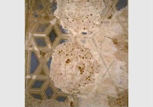 Blick auf die zerstörte Decke des Römischen Saals im Neuen Museum