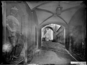 Schloß Eberstein Toreinfahrt (erbaut 1602-1609) zum Schloßhof