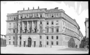 Budapest. Honvédministerium (1879-1881)