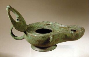 Lampe mit Lunula am Griff