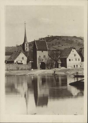 Unterfranken. Blick über den Main auf Frickenhausen