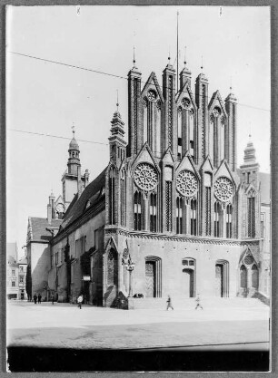 Am Rathaus in Frankfurt/Oder : Frankfurt/Oder. Rathaus. Eckansicht von Südwesten (Südgiebel; O. Stiehl)