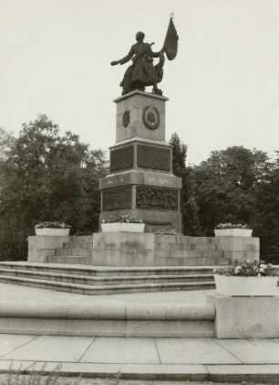 Platz der Einheit
