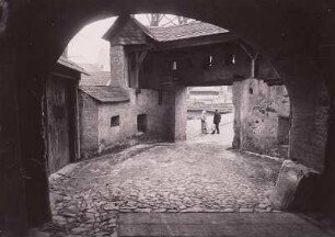 Burgk, Innenhof des Schlosses : Burgk. Schloß. Eckbastion von Süden