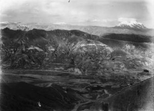 Blick von der La Paz Höhe : Blick auf das Tal von der La Paz Höhe aus. Im Hintergrund der Illimani.