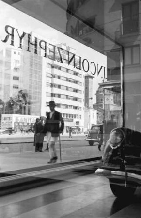 Bukarest: Straße Rosetti, Lincoln Laden und Bauer