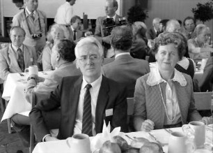 35. Tagung 1985 Physik; Bayrisches Frühstück: am Tisch Prof. Simon van der Meer (Genf)