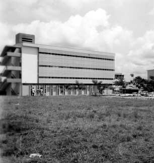 Universität (neues Gebäude der Faculty of Architecture)