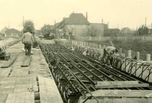 Strassenbruecke, 1950-1951