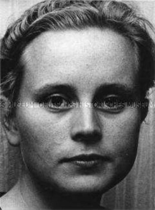 Porträt einer jungen Frau (Prämiertes Foto III)
