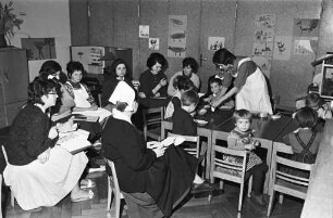 Ausbildung zur Kinderpflegerin in der Kinderpflegerinnenschule des Diakonissenhauses Bethlehem.