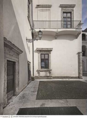 Castello Colonna, Cortile
