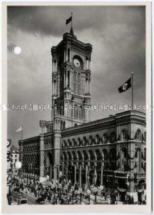 Berlin, Rotes Rathaus, Flaggenschmuck