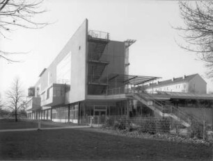 Dresden-Altstadt, Pillnitzer Straße 39. St. Benno-Gymnasium (1994-1996, G. Behnisch)