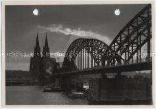 Köln, Hohe Domkirche St. Petrus und Hohenzollernbrücke