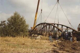 Abbau der alten Straßenbrücke Nr. 314, Wassel - Wehmingen/Mittellandkanal