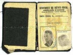 Mexikanischer Ausweis eines deutschen Emigranten mit Identitätsmarke aus Metall