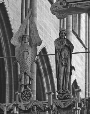 Triumphkreuzgruppe — Linker Cherubim