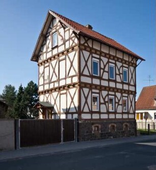 Fernwald, Großen-Busecker Straße 12