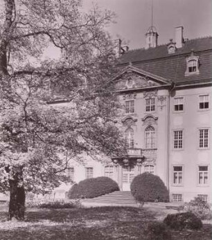 Brandis, Schloss : Brandis. Schloss. Mittelbau, Parkseite