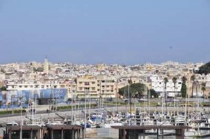 Yachthafen von Salé : Blick von Rabat über den Yachthafen zur Nachbarstadt Salé, aufgenommen am 06.11.2008