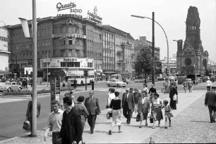 Berlin: Kurfürstendamm, Ecke Joachimstaler Straße