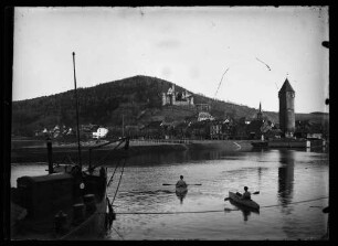 Mainspitze mit Spitzen Turm und Burg