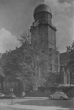 Dresden. Technische Universität, Gebäudekomplex der Bauingenieur-Abteilung (heute: Beyer-Bau) mit Observatorium