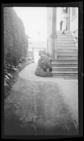 Garten von Oberst Potschernok am Bosporus (= Meerenge, Istanbul, Türkei)